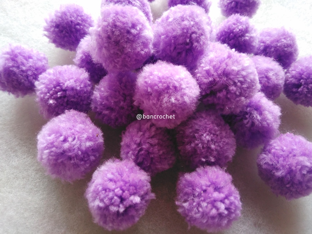 ปอมปอมไหมพรม ขนาด 2.5-3 ซม pom poms crochet ม่วงอ่อน 2.5-3 ซม.
