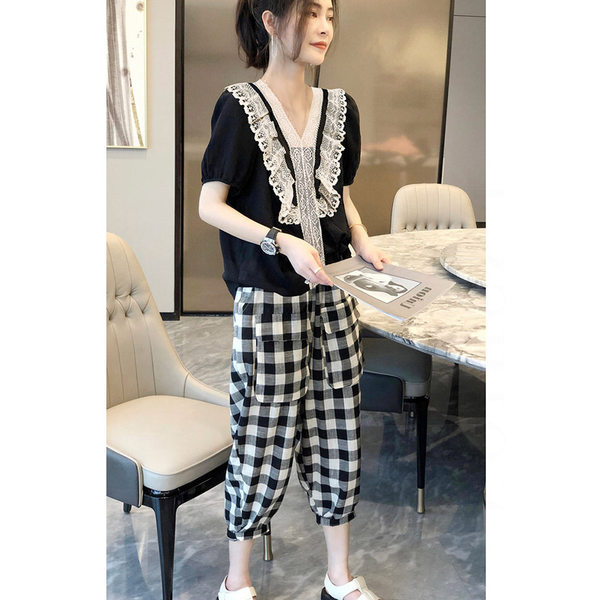 เสื้อลูกไม้ แขนสั้น