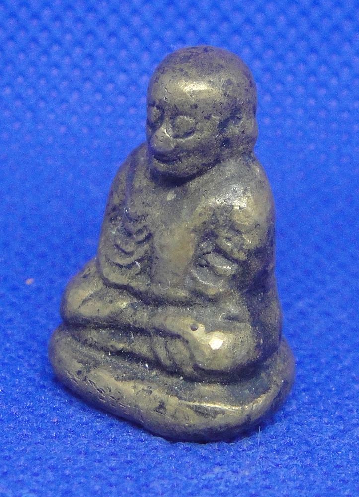 หลวงพ่อเงินพิมพ์ขี้ตา