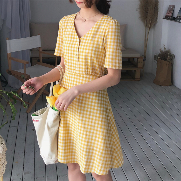 Dress4549 เดรสลายสก็อตคอวีกระดุมหน้าแกะได้ ซิปหลังใส่ง่าย มีผ้าผูกเอว ผ้าคอตตอนลินินเนื้อดีใส่สบาย งานดีทรงดี ทรงนี้น่ารักใส่ได้เรื่อยๆ ใส่ทำงาน/ใส่เที่ยว ชุดเดียวจบ มี 2 สี เหลือง, แดง