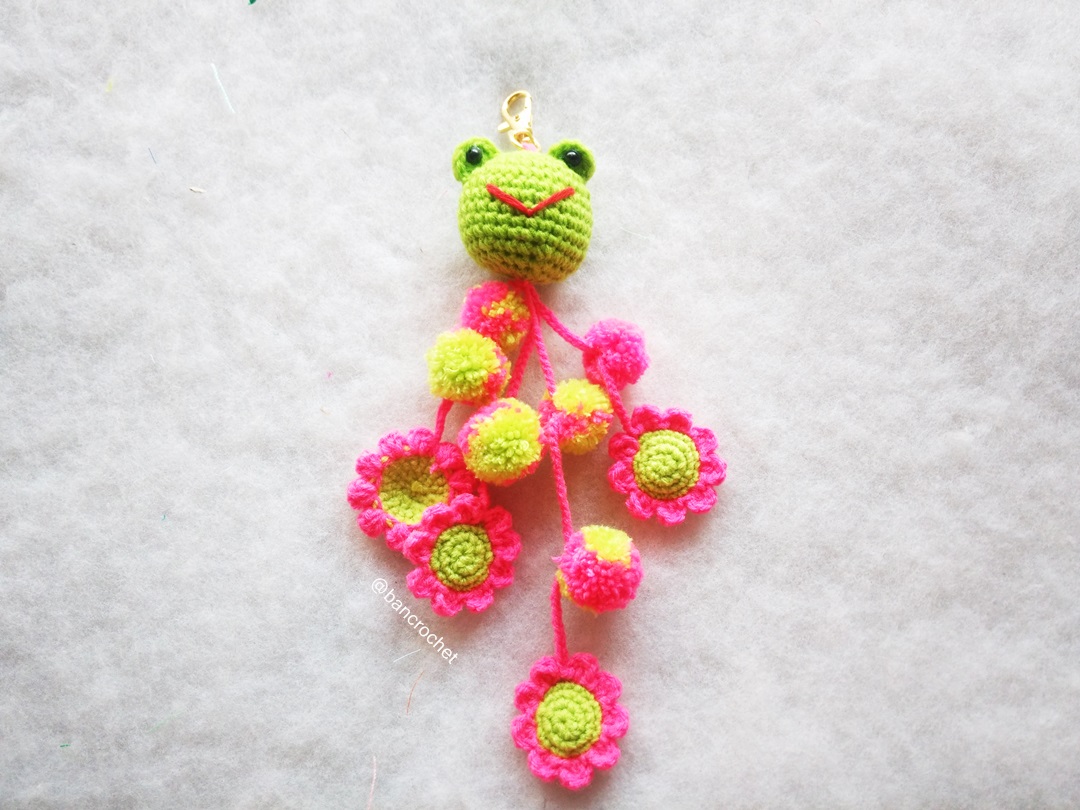 Bancrochet พวงกุญแจห้อยกระเป๋าเคโระน้อย kero sunflowers keychains สีเขียว 10 นิ้ว