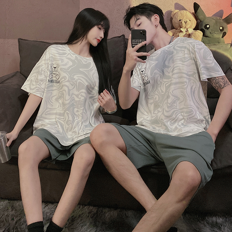ชุดนอนผู้หญิง