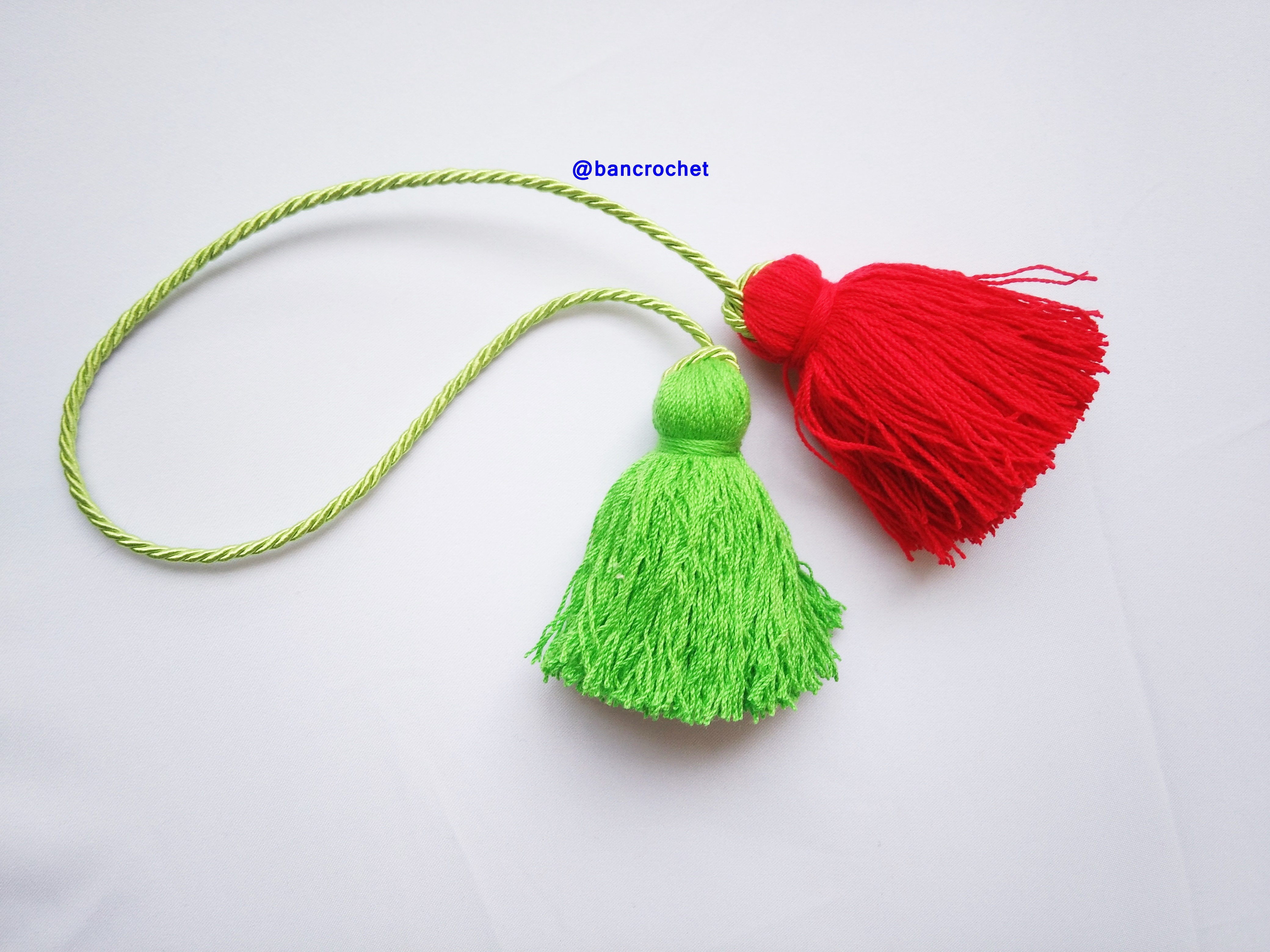 Bancrochet พู่ห้อยกระเป๋า/ที่ห้อยกระเป๋าแฮนด์เมด Tassels keychain hanging for bags หลากสี 4 นิ้ว