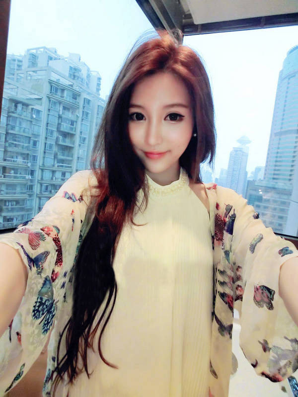 เสื้อคลุมแฟชั่น ผ้าชีฟองลายผีเสื้อ ใส่คลุมเก๋ๆ ใส่สบาย พร้อมส่งจ้า