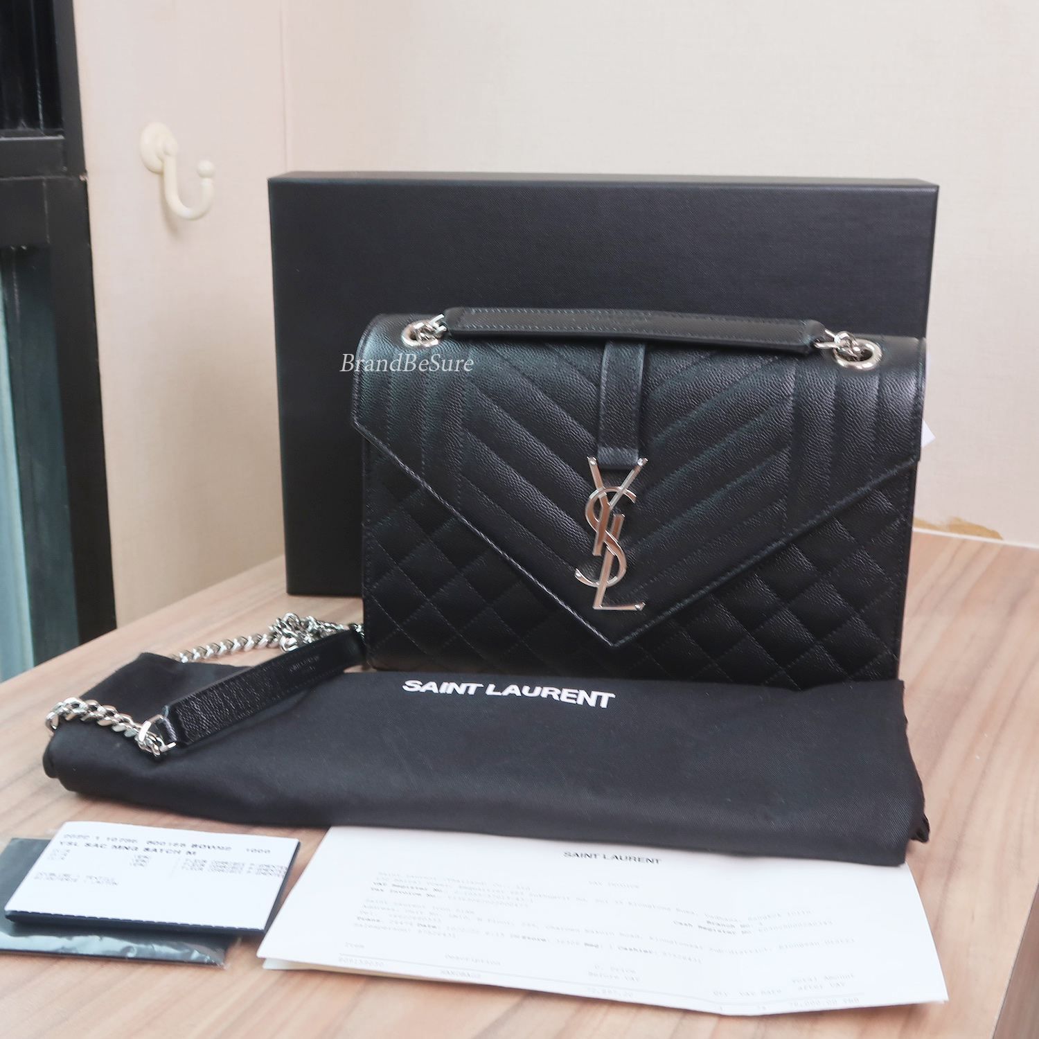 SAINT LAURENT Black Caviar Mix Quilted Envelope Crossbody SHW(ใบEmquartier)