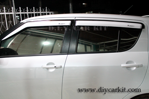 กันสาดประตูสีขาวรถยนต์ Swift