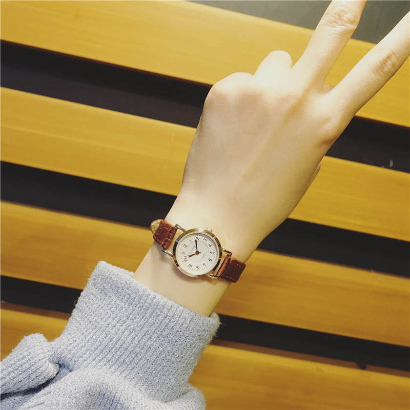 นาฬิกาข้อมือผู้หญิง
