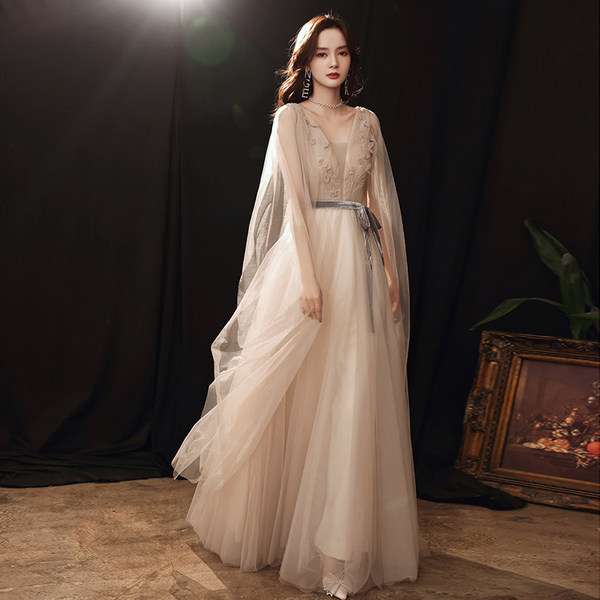 ชุดราตรี ชุดราตรีสวยหรู แบบ ทันสมัย Evening dress