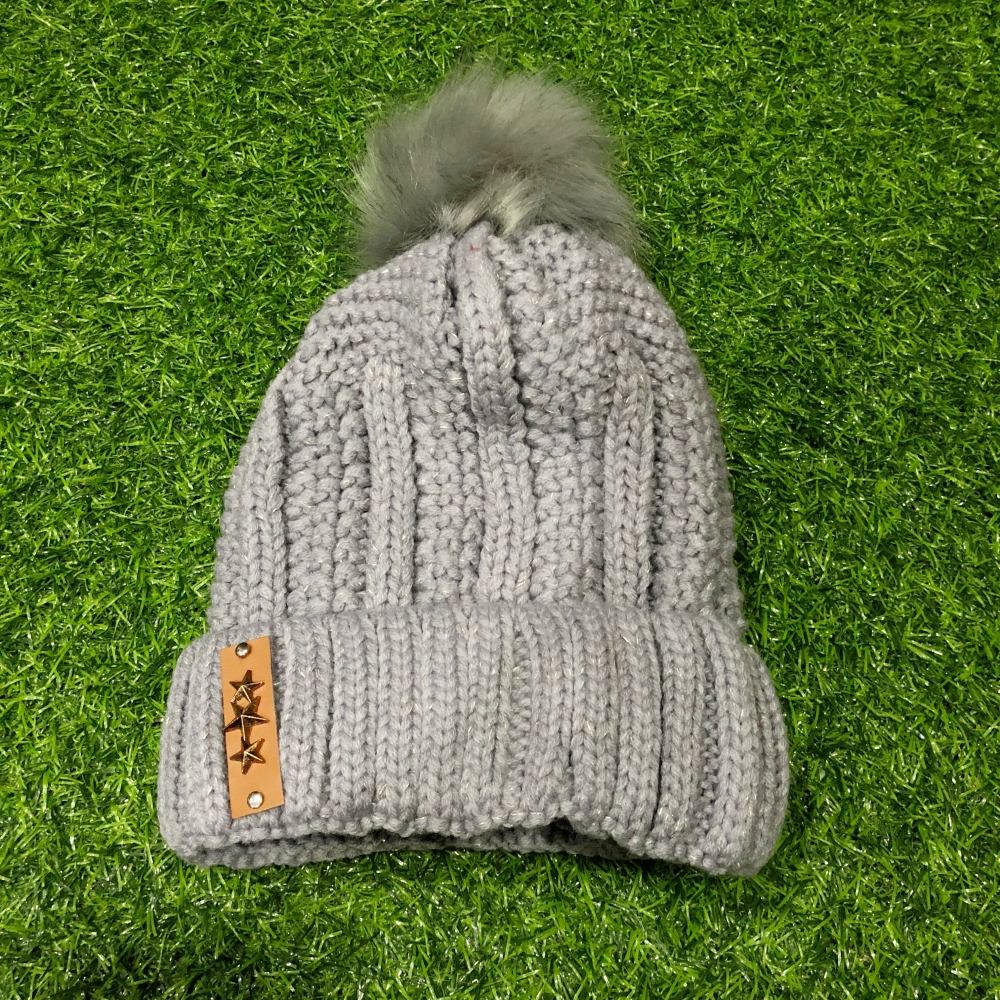 หมวกไหมพรม แต่งแถบดาว ไหมพรมเนื้อนุ่มมีประกาย ด้านในบุขนอุ่น