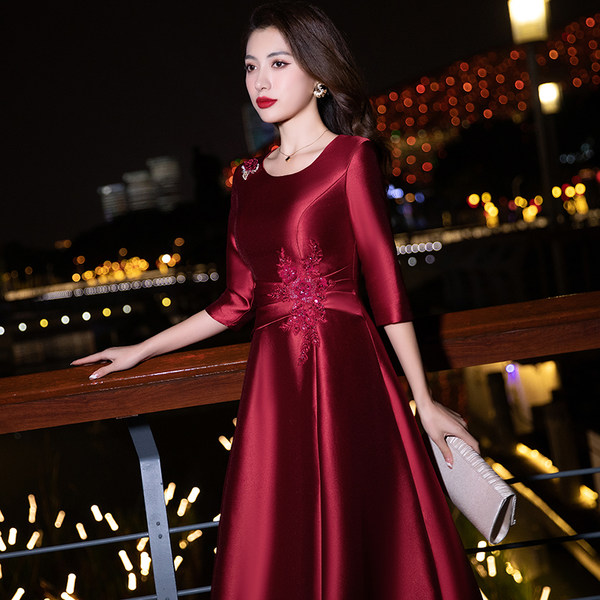 ชุดราตรี ชุดออกงาน ดีไซน์หรู แบรนด์ Angel