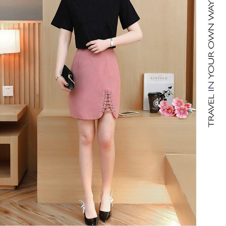 Skirt343 กระโปรงสีพื้นชมพูอิฐซิปข้างมีซับในอย่างดี ผ่าชายกระโปรงผูกเชือกไขว้ ทรงเข้ารูปสวย งานน่ารักดีเทลเก๋ๆ ไม่ซ้ำใคร งานดีผ้านุ่มใส่สบายแมทช์ได้ง่ายๆ ใส่กับเสื้อตัวไหนก็สวยจ้า