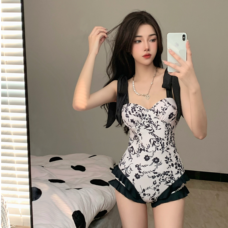 ชุดว่ายน้ำผู้หญิง ชุดว่ายน้ำน่ารัก Bikini ชุดไปทะเล