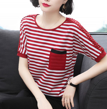 เสื้อยืดคอตตอนเรียบหรู