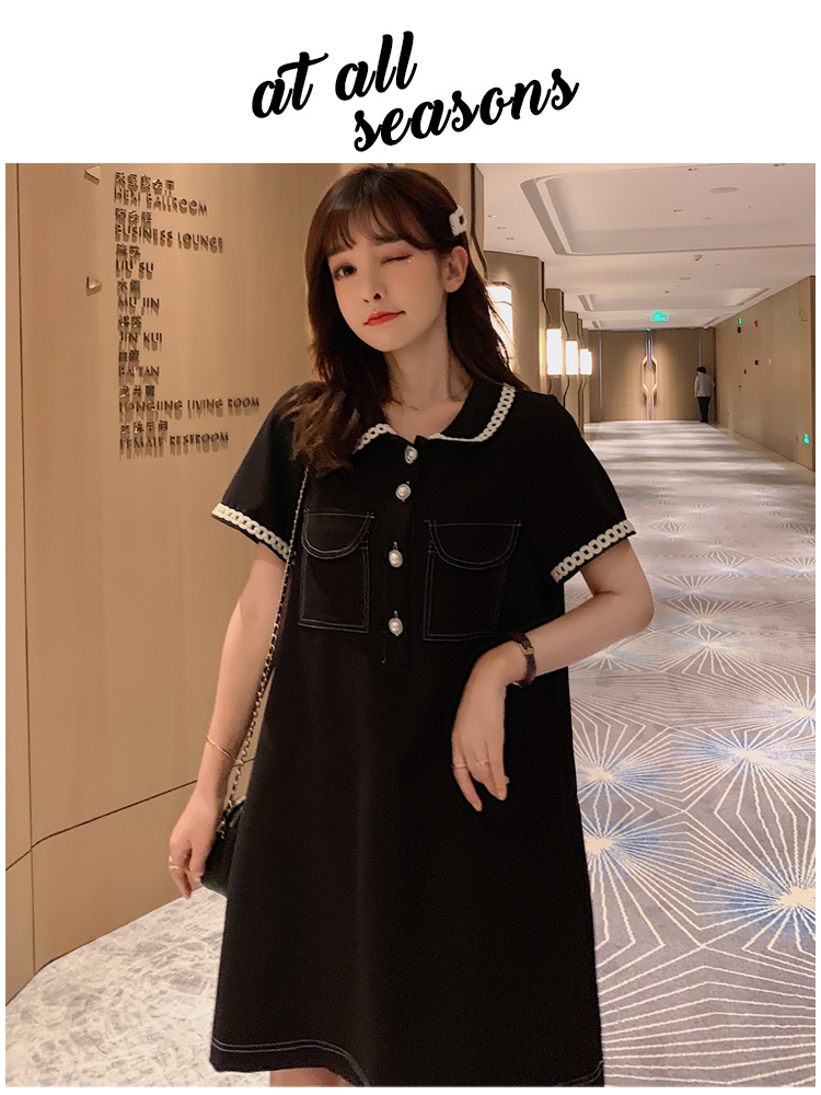 Dress4563 เดรสคอปกกระดุมหน้าสีพื้น ดีเทลแต่งแถบลูกไม้ปกและปลายแขน กระเป๋าอก ผ้าโพลีเนื้อดีใส่สบาย ผ้ามีน้ำหนักทิ้งตัว งานสวยใส่ง่าย ทรงนี้น่ารักมีติดตู้ไว้ใส่ได้เรื่อยๆ มี 2 สี ฟ้า, ดำ