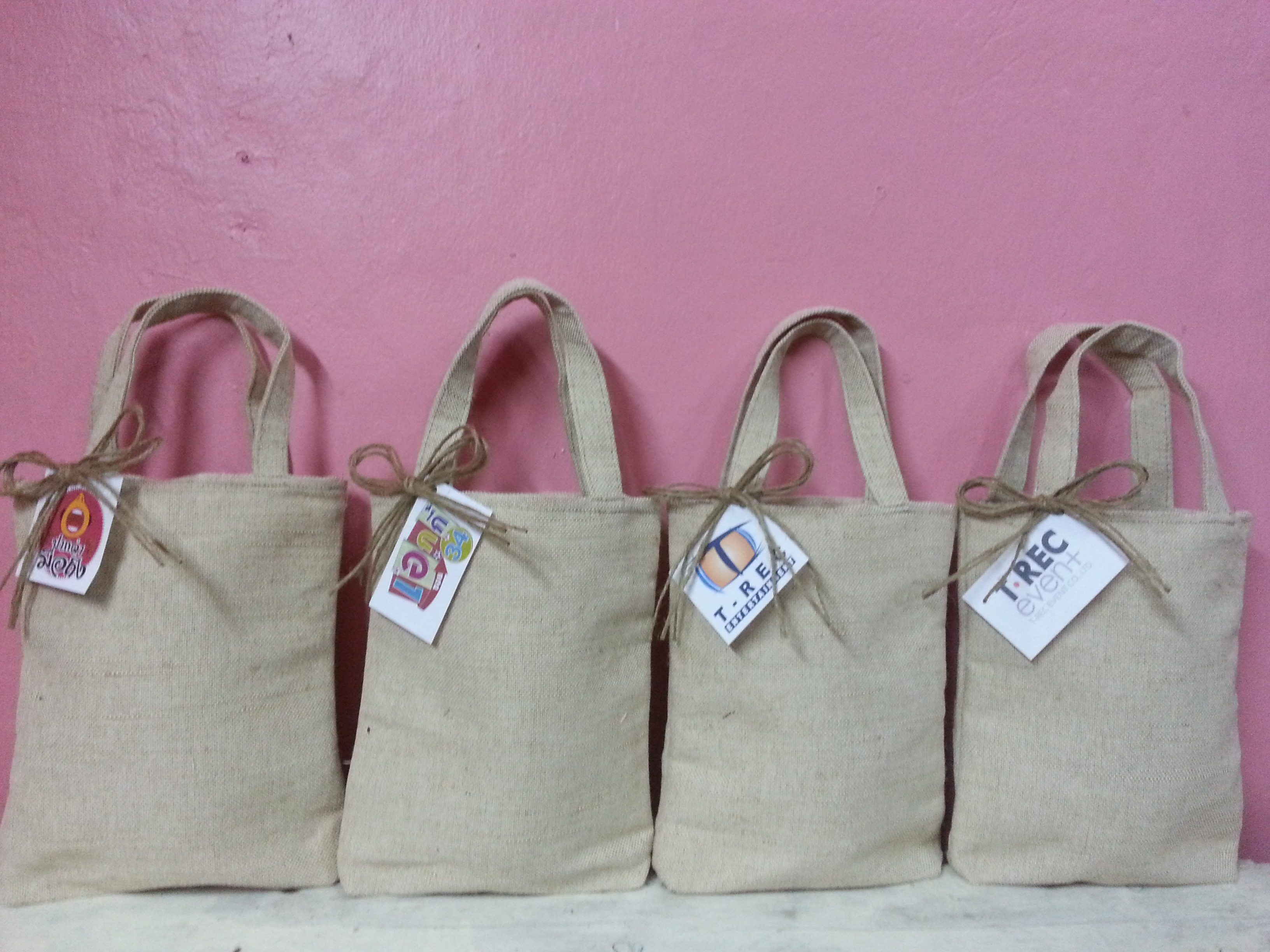 ถุงผ้ากระสอบ...แจกปีใหม่ 2017 รายการเอกกี้เม้าท์ ปากว่ามือถึง