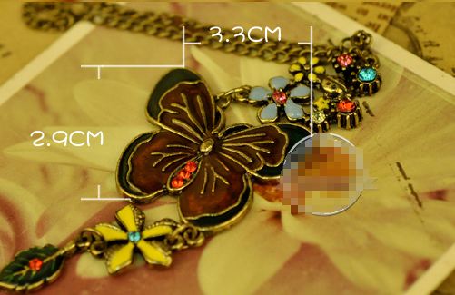 สร้อยคอแฟชั่น พร้อมจี้ผีเสื้อ แต่งดอกไม้ ประดับคริสตัล