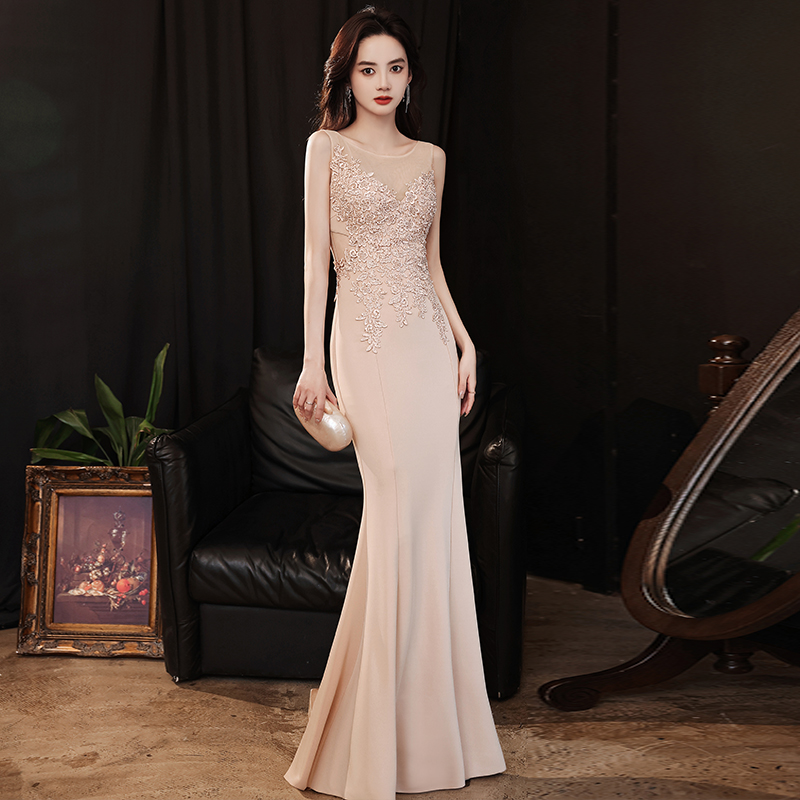 ชุดราตรี ชุดราตรีสวยหรู แบบ ทันสมัย Evening dress