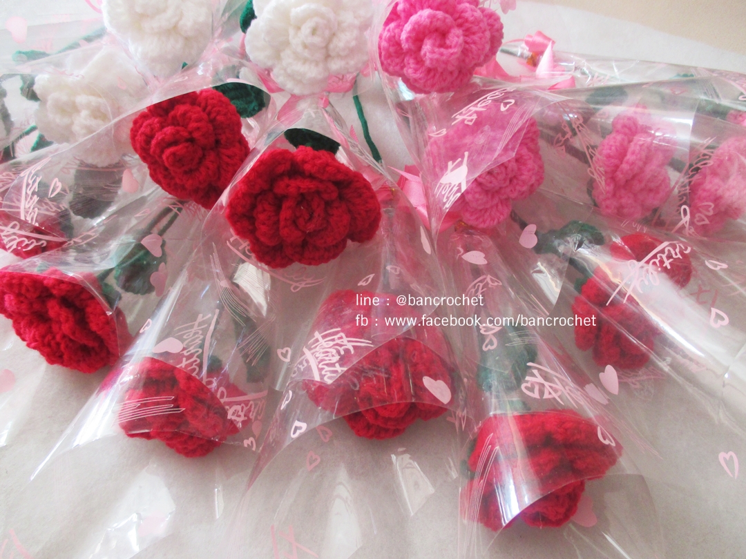 กุหลาบถักสีแดง Red crochet rose