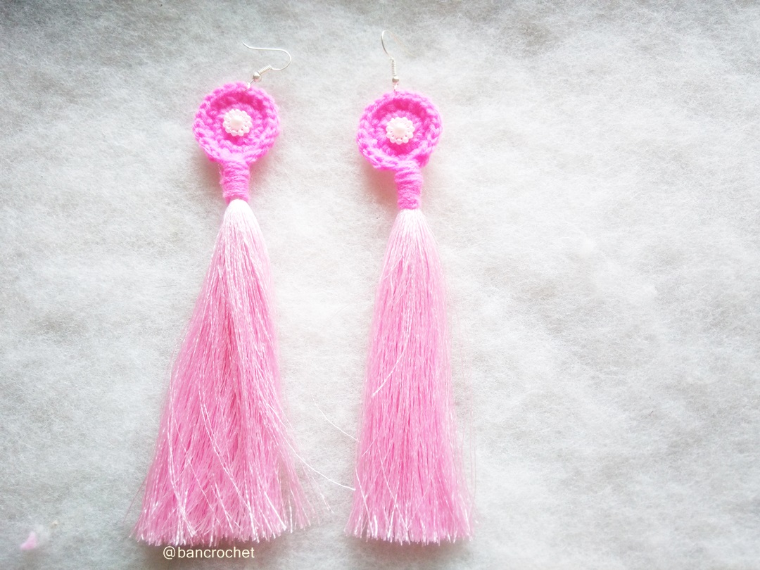 ต่างหูถักโครเชต์ crochet earrings สีชมพู 7 นิ้ว