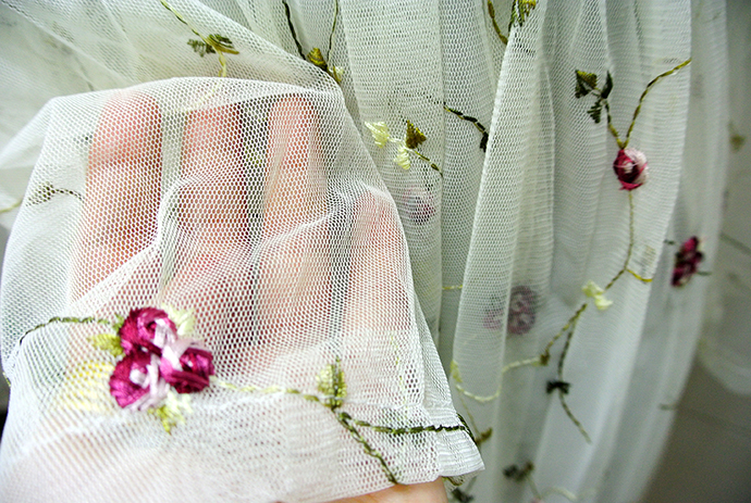 ชุดเดรสยาวลูกไม้ตาข่ายสีขาว-สีดำ