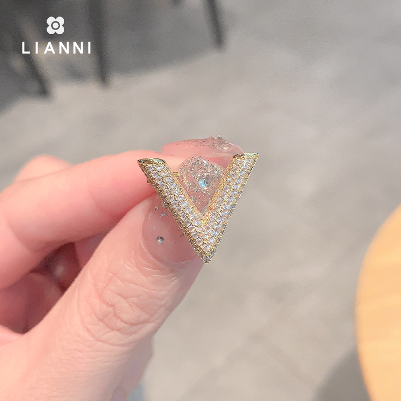 เข็มกลัด เข็มกลัดสวยๆ เข็มกลัดติดเสื้อ Brooch