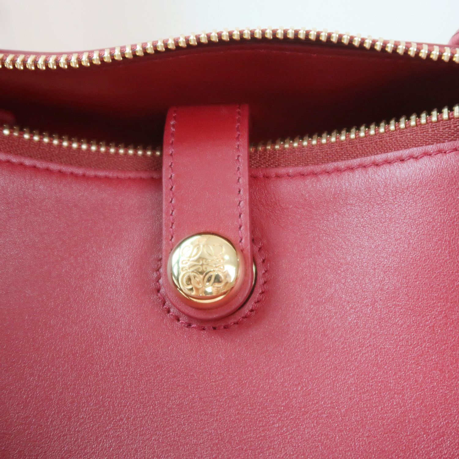 Loewe Brunt Red Calf Small Madrid Bag (ใบเสร็จไทย 1 เดือน ลด 1 แสน)