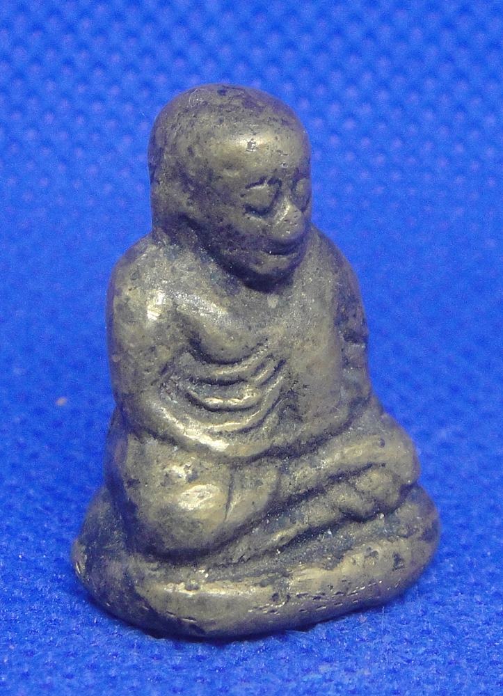 หลวงพ่อเงินพิมพ์ขี้ตา