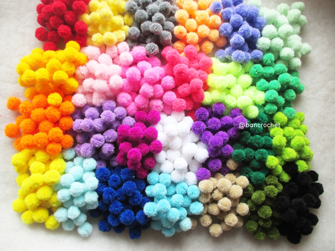 ปอมปอมไหมพรม ขนาด 2.5-3 ซม pom poms crochet ชมพูแดง 2.5-3 ซม.