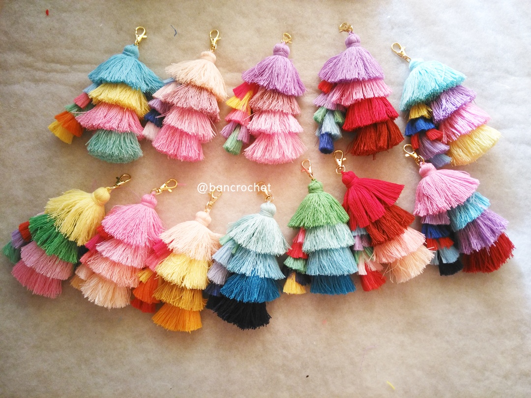 Bancrochet พวงกุญแจพู่ห้อยกระเป๋า tassels pompoms keychains หลากสี 5.5-6นิ้ว