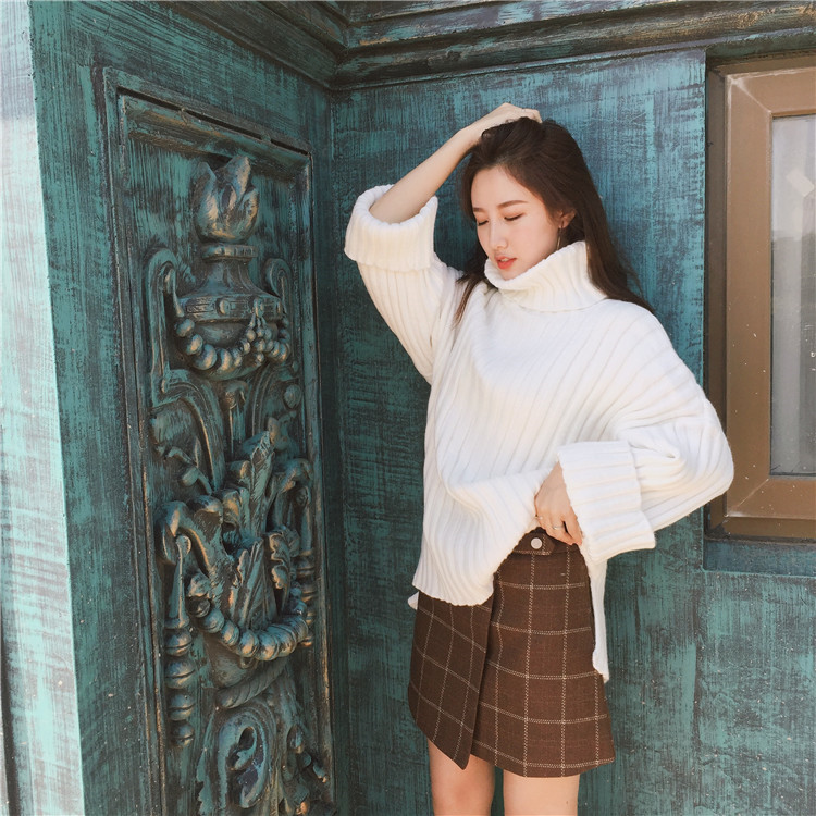 เสื้อไหมพรมตัวโคล่ง Sweater สีขาว คอเต่า ผ้าเนื้อนุ่มอุ่น น่ารักมากจ้า