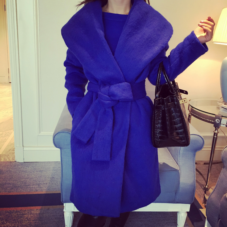 เสื้อโค้ทกันหนาว ทรงสวยสีน้ำเงิน ใส่เป็นเดรสได้ แบบผู้ดี ผ้าวูลผสมเนื้อหนานิ่ม บุซับในกันลม จะใส่เป็นเดรส หรือใส่เป็นเสื้อโค้ทปกติก็เก๋ค่า สีน้ำเงิน สีไม่จัดเท่าในรูป
