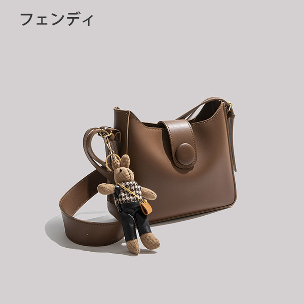 กระเป๋าสะพายข้างผู้หญิง กระเป๋าสะพายสไตล์เกาหลี By Japanese フェンディ authentic bag