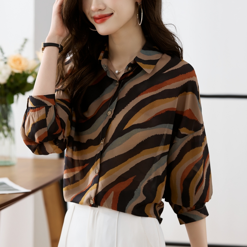 เสื้อเชิ้ตผู้หญิงแขนยาว เสื้อเชิ้ตผู้หญิงใส่ทํางาน 390 บาทต่อชิ้น ฟรีค่าจัดส่ง
