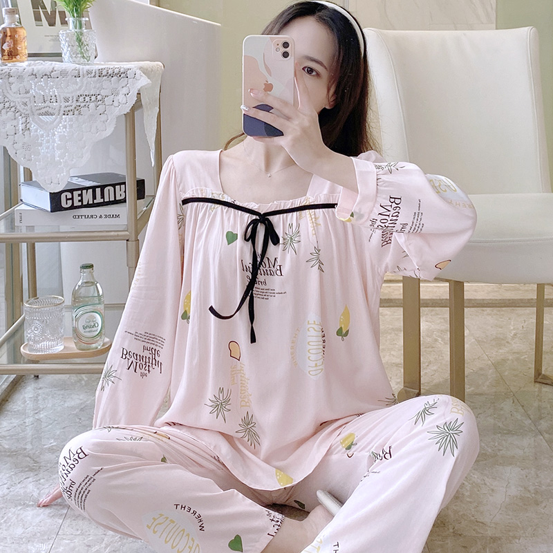 ชุดนอนผู้หญิง