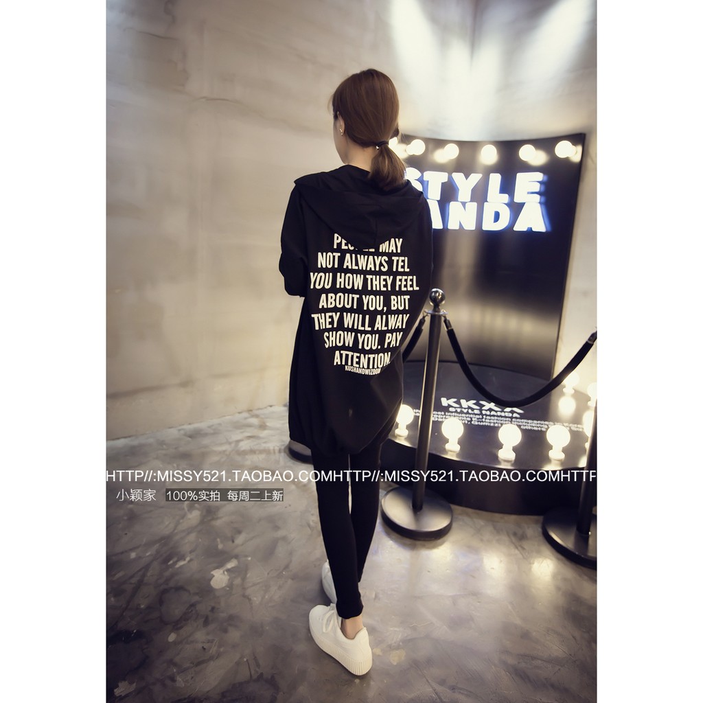 เสื้อคลุมฮู้ดดี้ สกรีนลายด้านหลัง ผ้าไนลอนเนื้อด้าน ไม่หนา พร้อมส่งจ้า Black