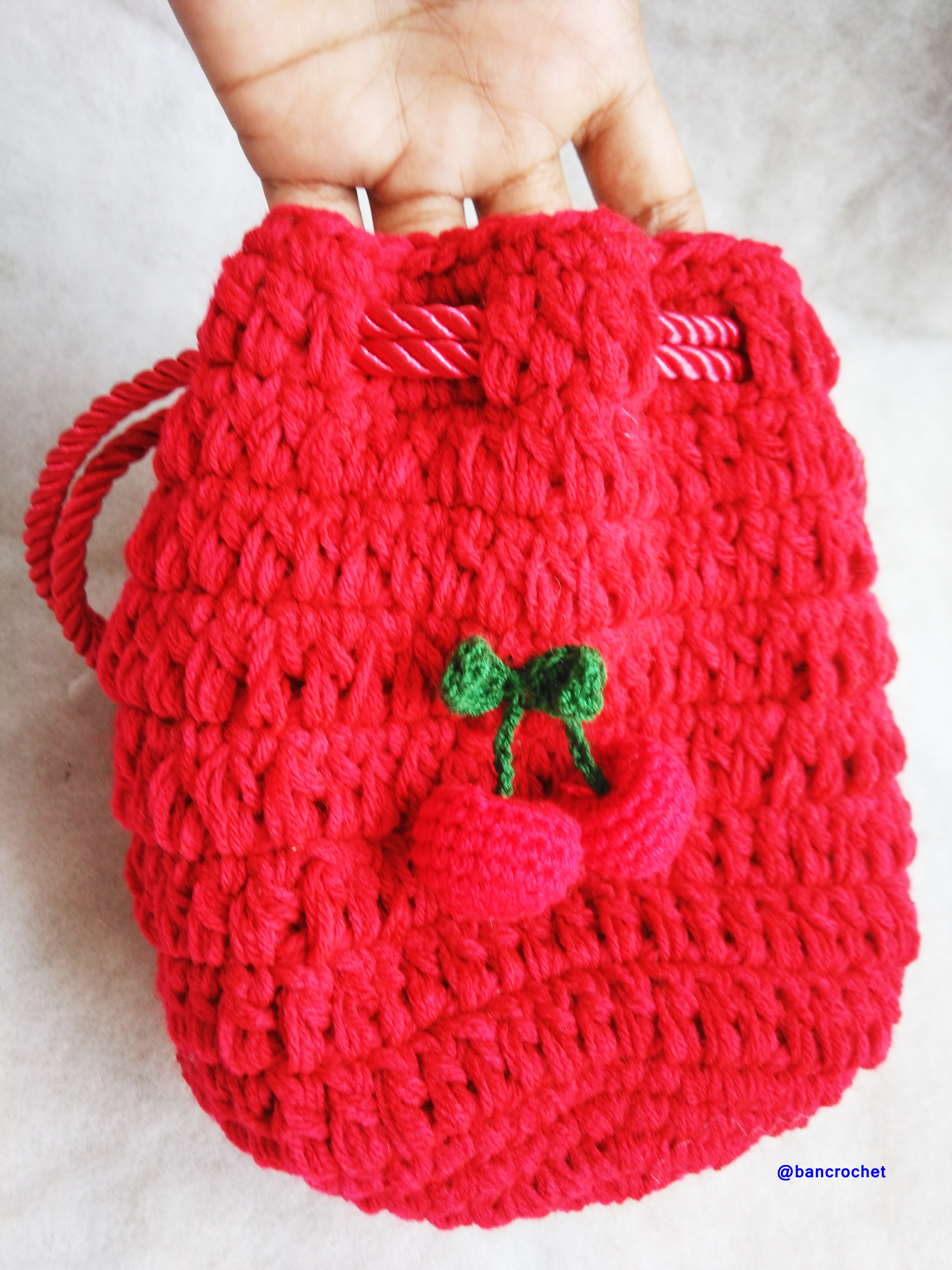 Bancrochet กระเป่าหูรูดถักโครเชต์ crochet bucket bags แดง 5.5x4 นิ้ว