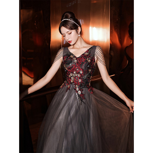 ชุดราตรี ชุดราตรีสวยหรู แบบ ทันสมัย Evening dress