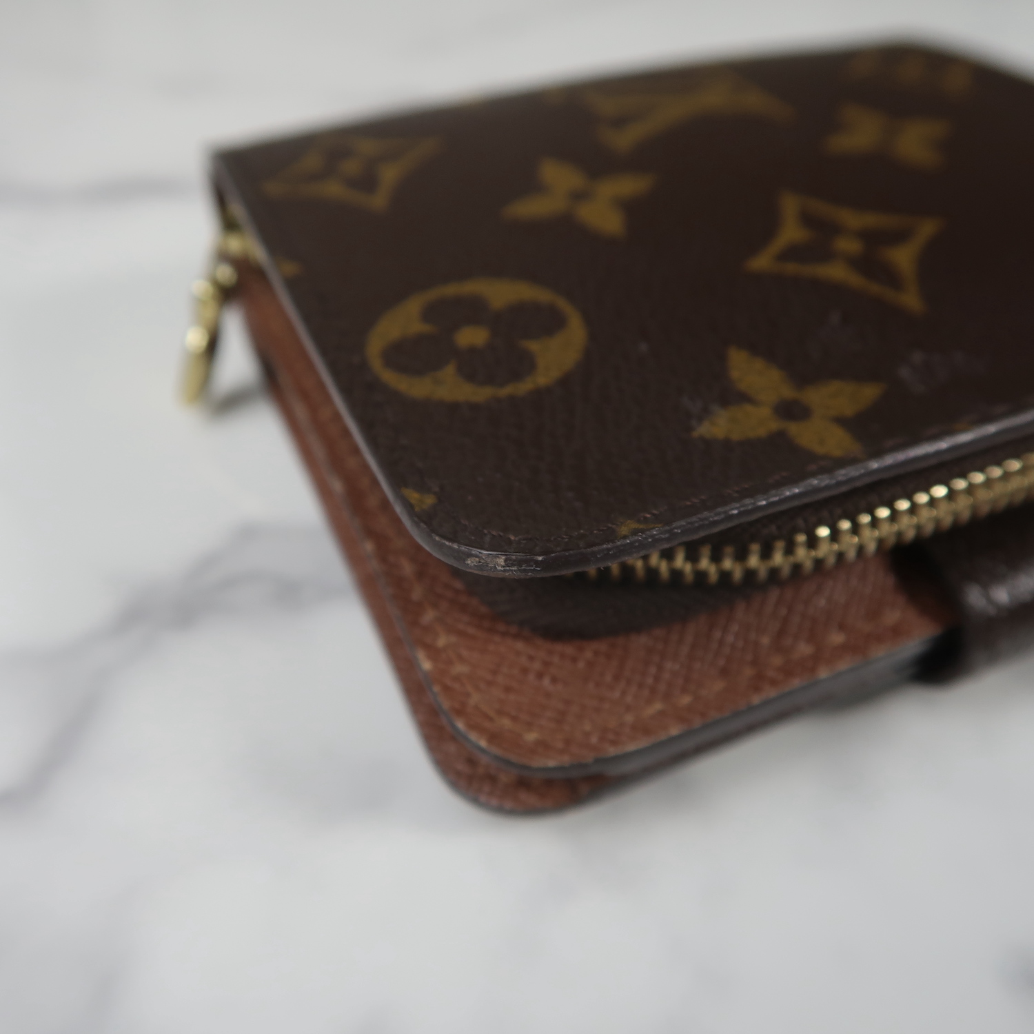 Louis Vuitton Monogram Compact Wallet M61667