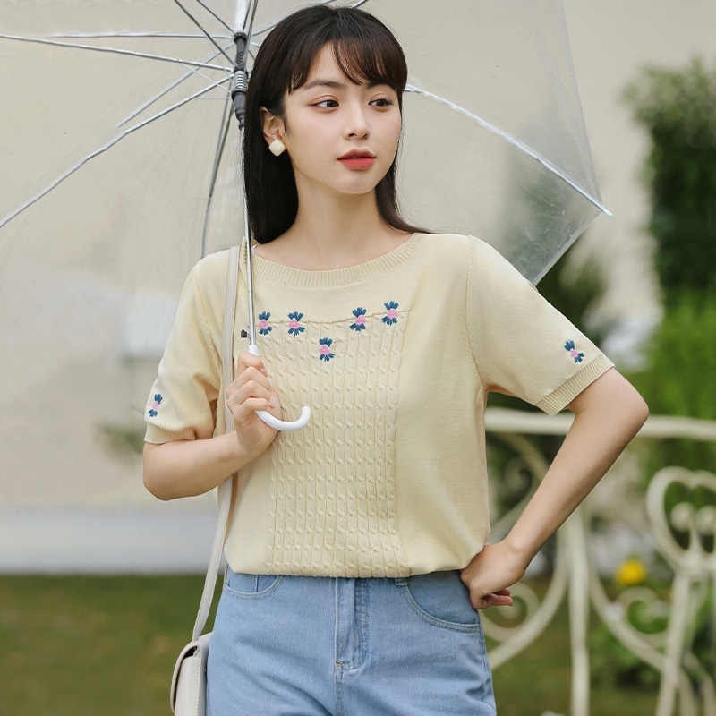เสื้อผ้าวัยรุ่นเกาหลี เสื้อยืดวัยรุ่นผู้หญิง มีขนาด S M L XL