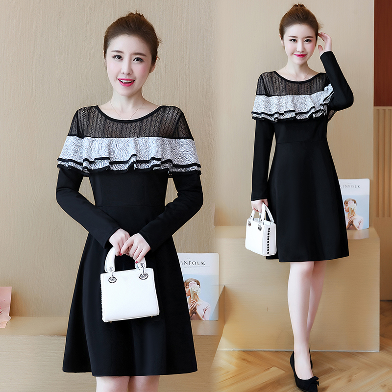 Dress4634 ชุดเดรสแขนยาวสีพื้นดำทรงสวยบ่าลูกไม้ แต่งระบายอกสีขาวตัดกับสีชุดดูมีดีเทล สาวอวบใส่ได้