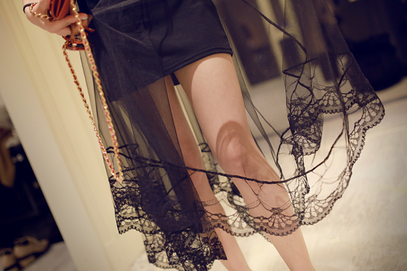 กระโปรงยาวสุดเก๋ แต่งผ้าตาข่ายลูกไม้ด้านนอก ด้านในเป็นกระโปรสั้น สีดำ เก๋มากๆค่ะ พร้อมส่งเลยจ้า black