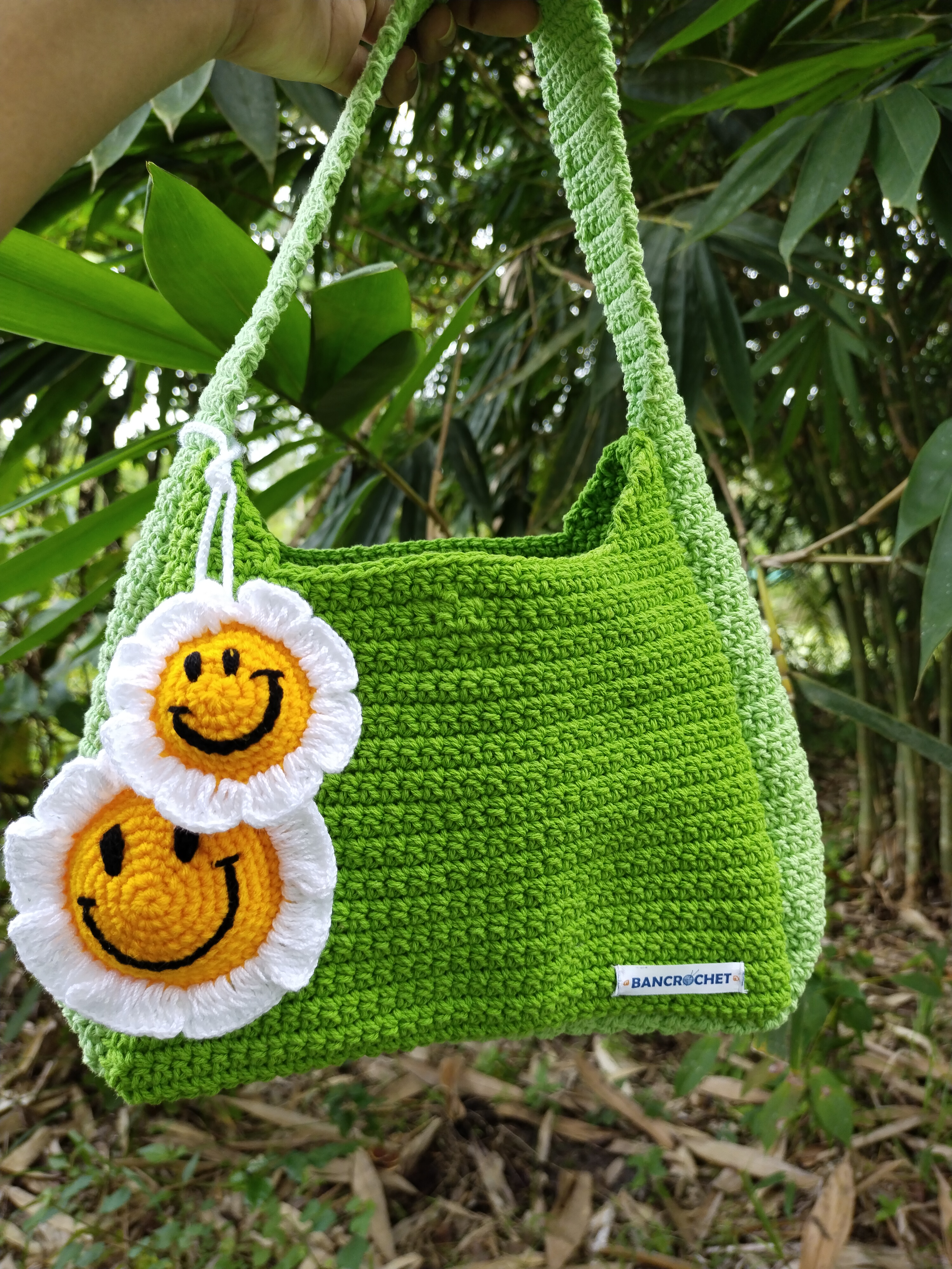 Bancrochet กระเป๋าถักโครเชต์ crochet bag เขียว 8*5.5 สาย 7 inch