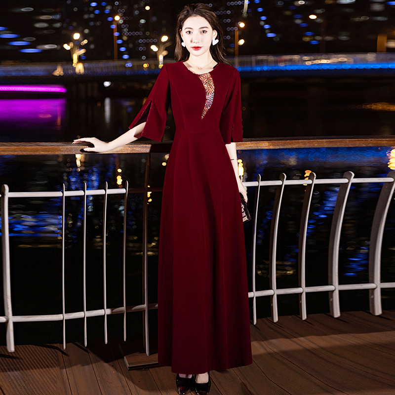 ชุดราตรี ชุดราตรีสวยหรู แบบ ทันสมัย Evening dress