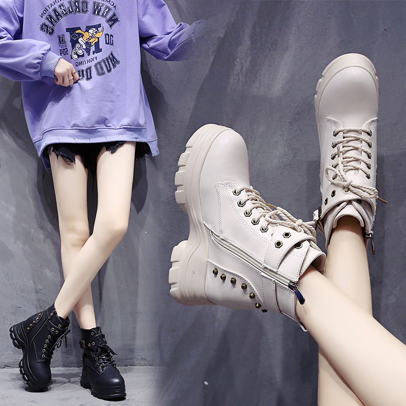 รองเท้าผ้าใบเสริมส้นสูง ไซต์35-39 สนใจทักแชท ฟรีค่าส่ง!