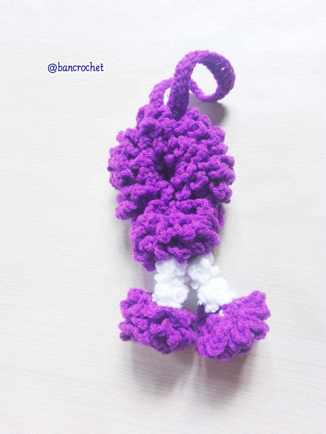 Bancrochet พวงมาลัยถักโครเชต์ Crochet Thai Garland ม่วง 6*5*4 inch