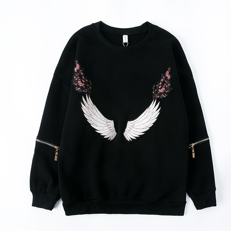 Blouse3832 เสื้อสเวตเตอร์สีดำงานปักลายขนนก แขนยาวแต่งซิปรูดได้ ผ้าคอตตอนกำมะหยี่เนื้อดีหนานุ่มใส่สบาย งานสวยเท่ดีเทลดีงาม แมทช์กับอะไรก็เข้า