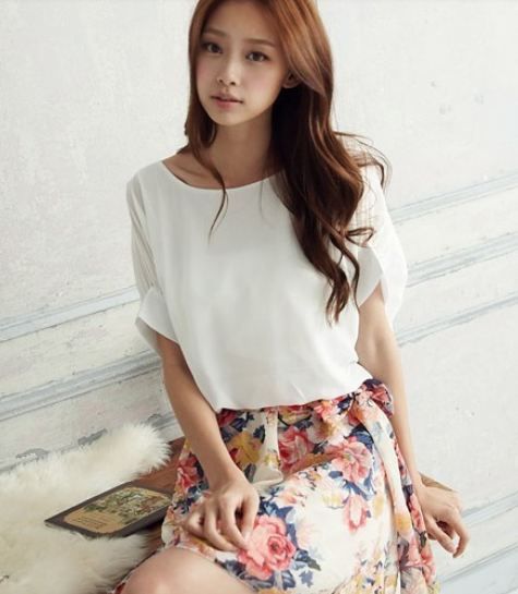 เดรส เสื้อ กระโปรง ผ้าซีฟอง เสื้อสีพื้น สีขาว กระโปรงลายดอกไม้ Flora แสนสวย กระโปรงบาน สั้นเหนือเข่า สไตล์สาวเกาหลี ใส่สบาย น่ารักมากค่ะ no 6319260