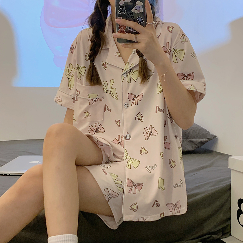 ชุดนอนผู้หญิง