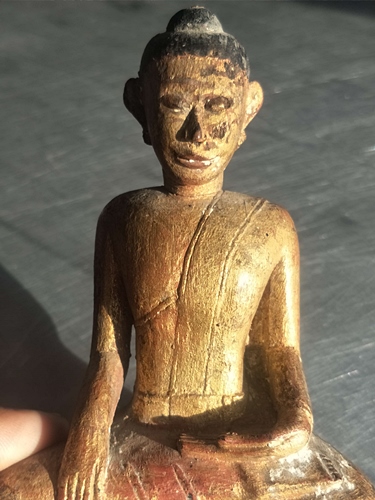 พระไม้แกะลงทองเก่าโบราณ