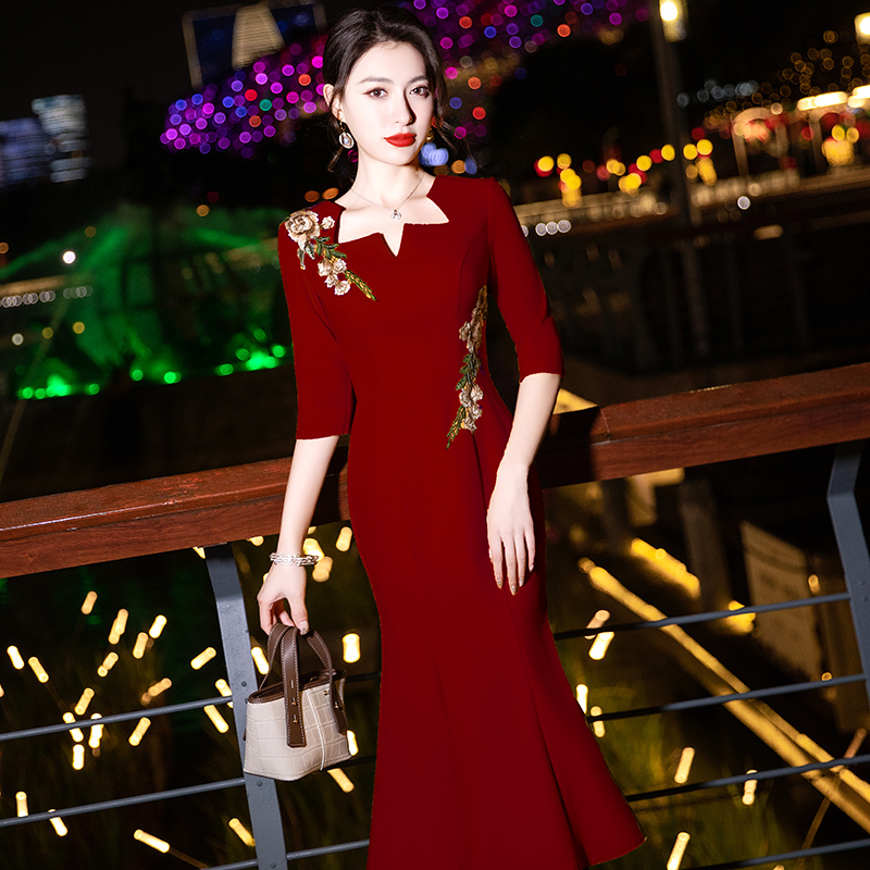 ชุดราตรี ชุดราตรีสวยหรู แบบ ทันสมัย Evening dress